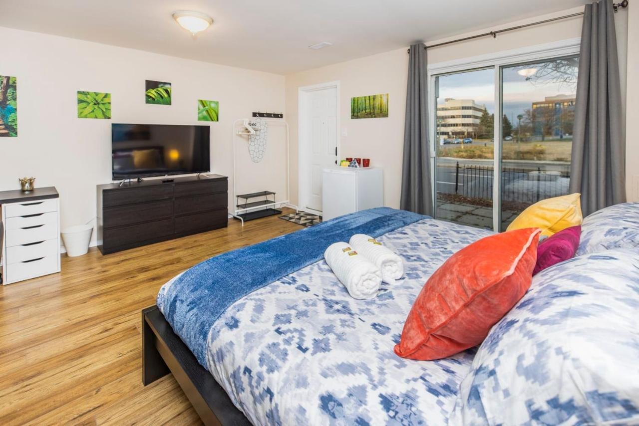 Modern Studio W King Bed - Central Оттава Экстерьер фото