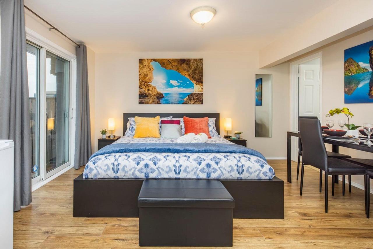 Modern Studio W King Bed - Central Оттава Экстерьер фото